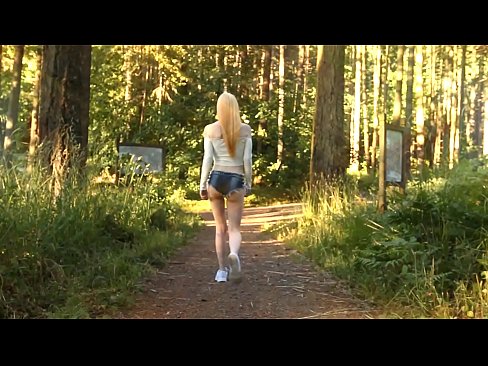 ❤️ Ilus naine liigub aeglaselt, mitte alasti video ❤️❌ Pornovideo at us ❌❤